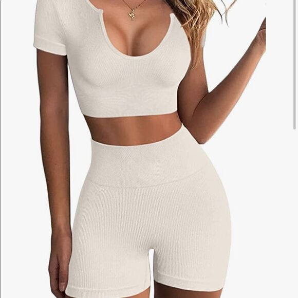 White lounge set - Picture 1 of 3